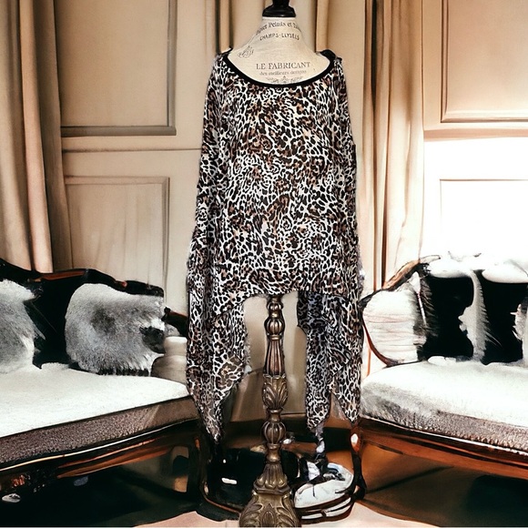 🐆 Swim cover up. Semi sheer poncho. Gorgeous light and airy Leopard print 1X-2X - Picture 12 of 16